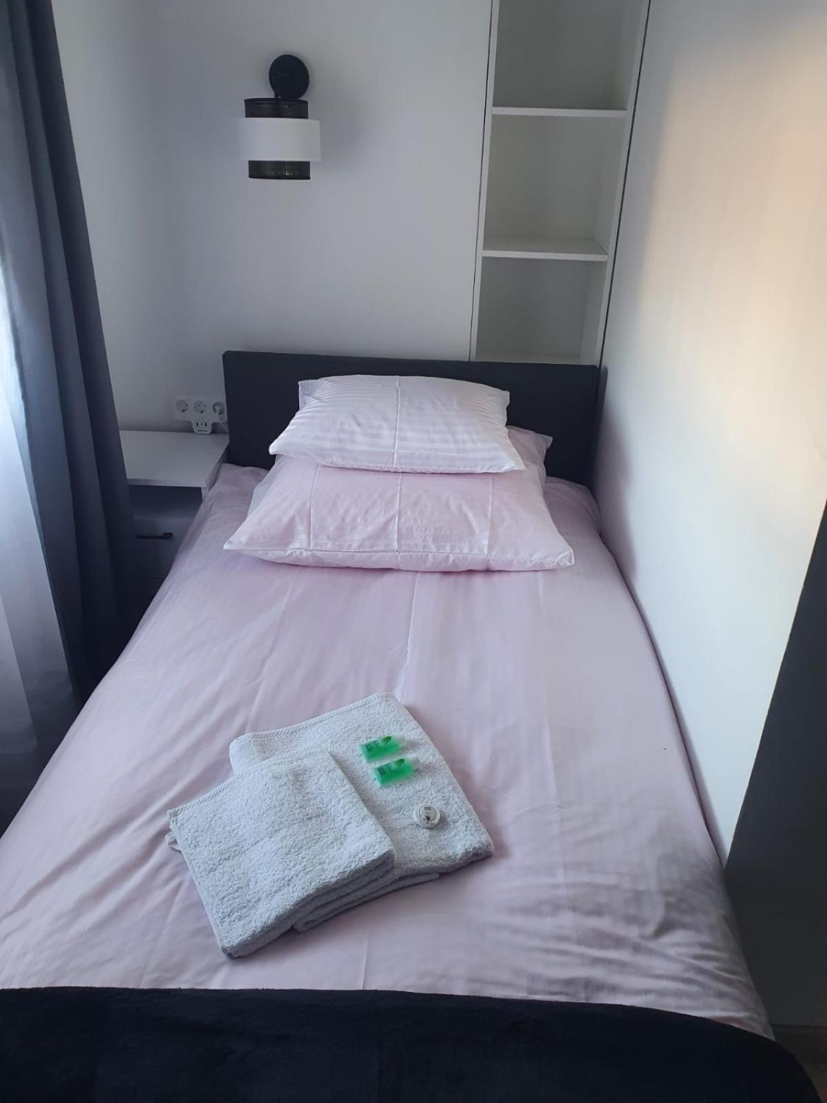 Comfort Stay, Ev, Parking Boleslawiec  Exterior photo