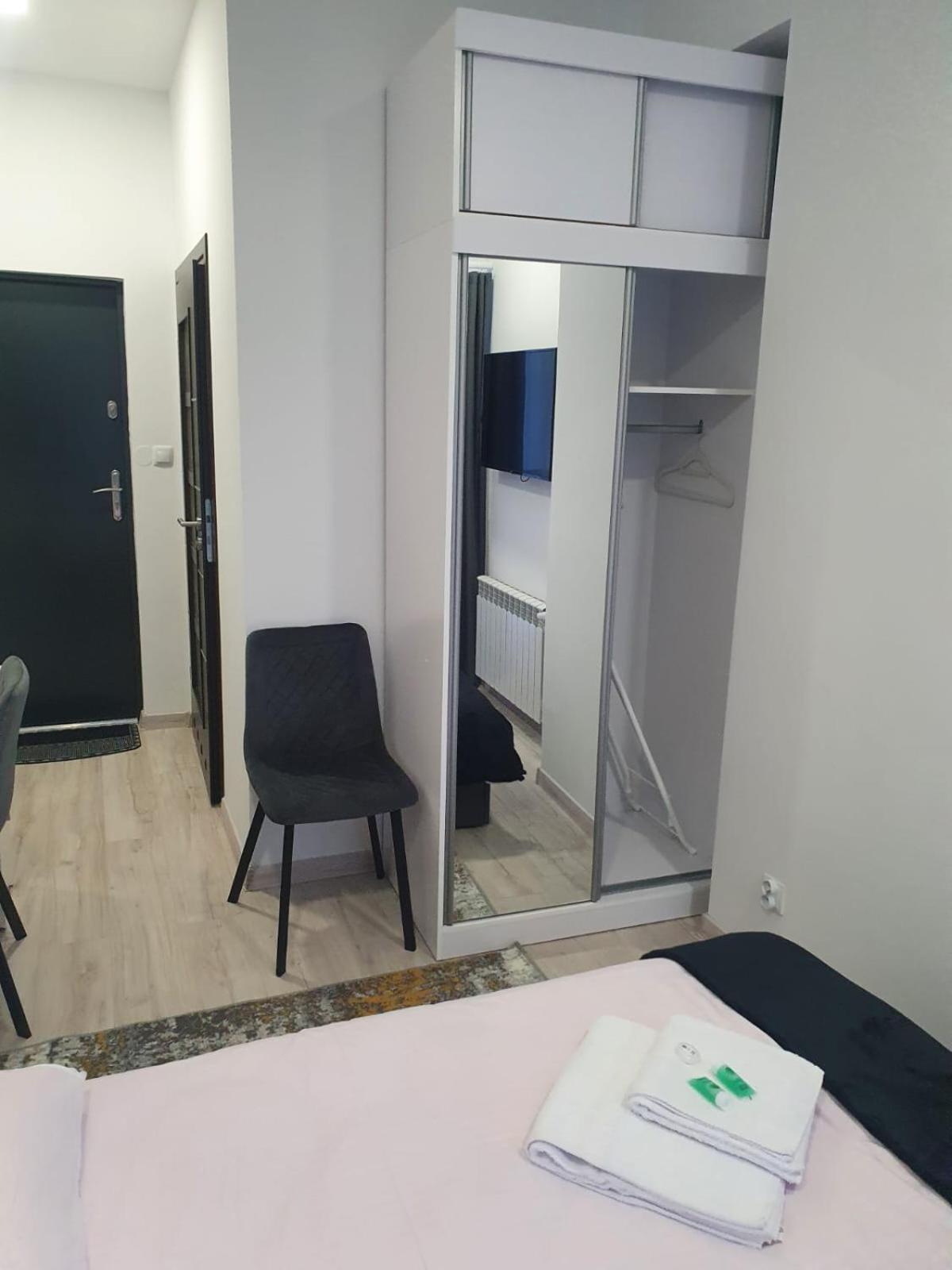 Comfort Stay, Ev, Parking Boleslawiec  Exterior photo